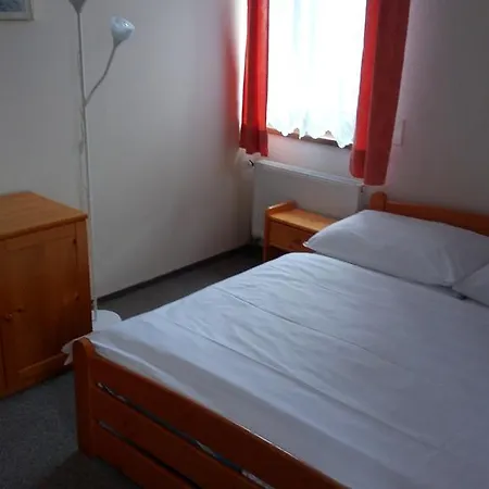 Hotel - Excalibur 3*