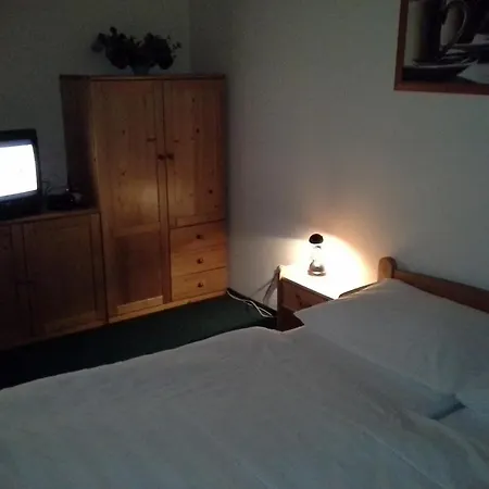 - Excalibur Hotel
